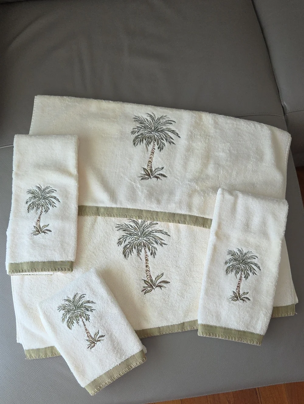 Avanti Cream and Olive Palm Embroidered Bath Towel Set